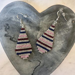 Rosa und Silber Rocailles Perlen Ohrringe Handgewebte Perlen Ohrringe Miyuki Delica Rocailles Perlen Ohrringe Leichte Ohrringe Geschenk für Sie