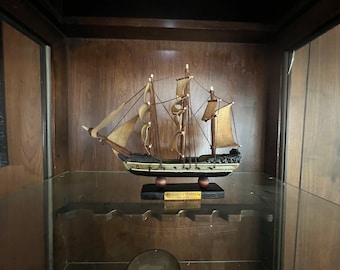 Fragata Espanola Ano 1780 Wooden Ship Model, Miniature