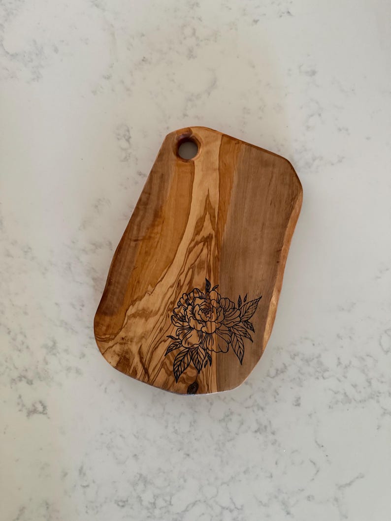 KMMenzenDesigns Charcuterie Board