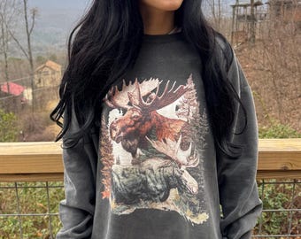 Vintage Moose Elk Sweatshirt 90s Retro Deer Comfort Colors Crewneck Pullover Rustic Aesthetic Wildlife Apparel Outdoor Clothing Nature