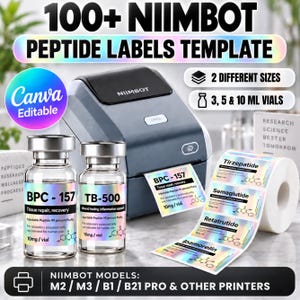 Könnte beinhalten: Ein Niimbot Etikettendrucker mit einer Rolle holografischer Peptid-Etiketten. Zwei Glasfläschchen sind mit BPC-157 und TB-500 beschriftet. Die Etiketten enthalten Text für Tirzepatide, Semaglutide, Retatrutide und Ipamorelin. Canva-Vorlage für 3, 5 und 10 ml Fläschchen.