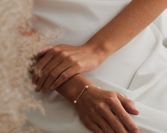 Bracciale di perle minimalista, braccialetto di perline di perle, braccialetto a strati, braccialetto da sposa, gioielli da sposa, regalo da damigella d'onore, regalo di compleanno