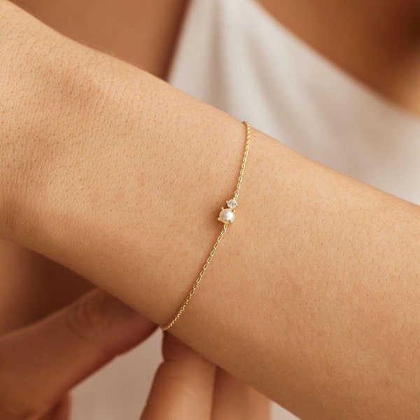 Minimalist Pearl Bracelet with CZ Diamond, Tiny 14K Gold Plated Bridal Bracelet, Wedding Jewellery, Bridesmaid Gift,Mothers Day Gift for Her