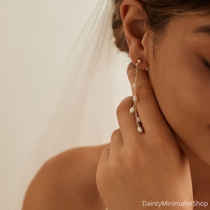 Dainty Seed Pearl Band