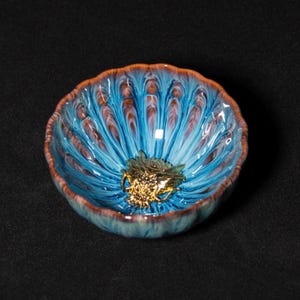 Tea Cup from Jingdezhen, Gold Dragon