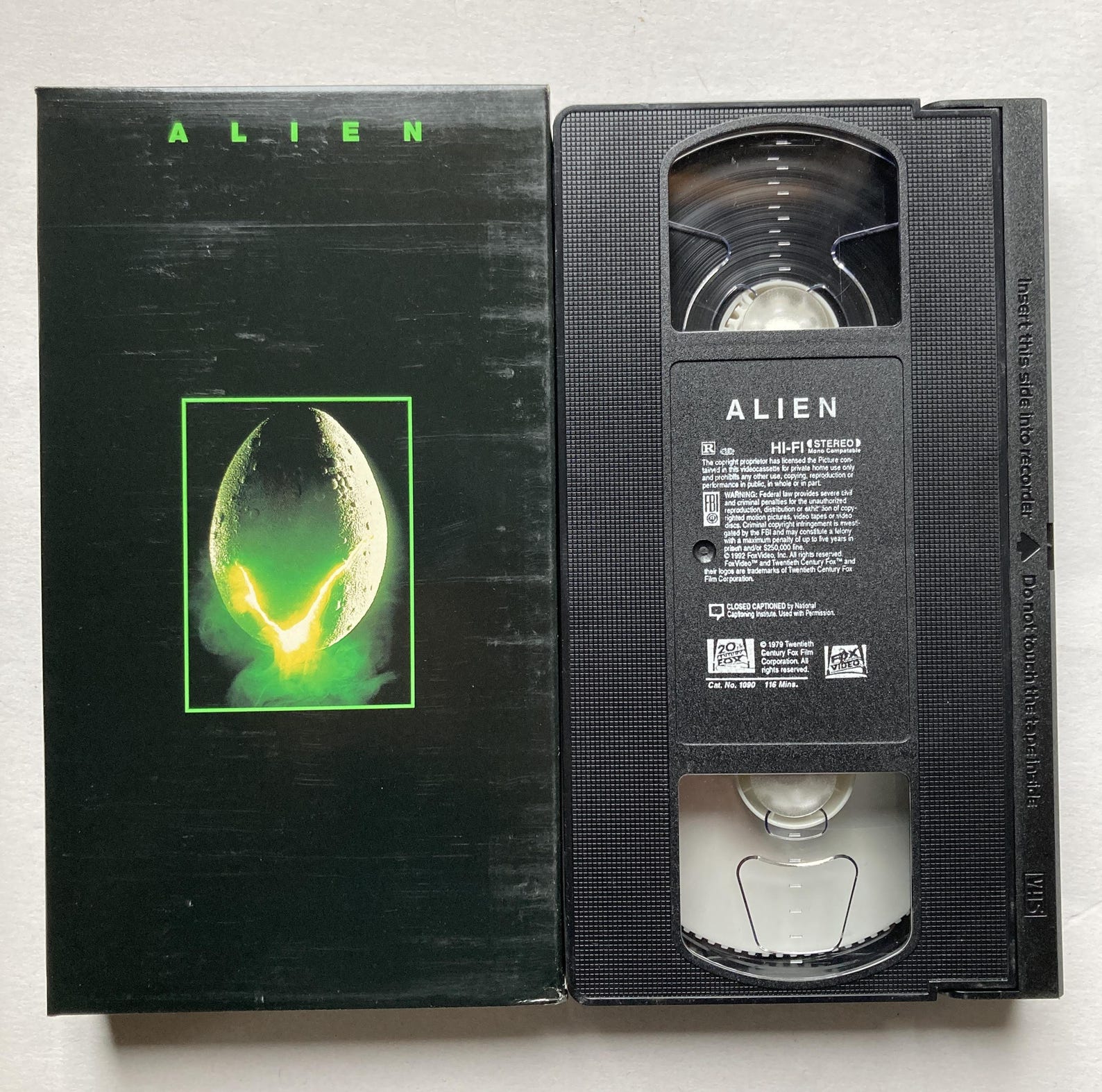 Alien Trilogy VHS Tape Box Set Alien / Aliens / Alien 3 Science Fiction ...