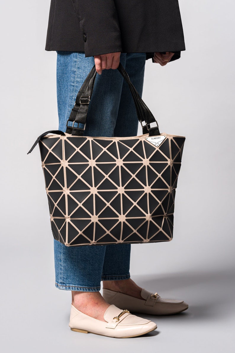 Borsa Borsa dal look quotidiano fatta a mano Borsa casual Look elegante Borsa geometrica facile da indossare Borsa dal design geometrico per streetwear Borsa a tracolla tutti i giorni immagine 4