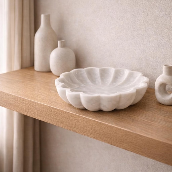 Piatto portagioie smerlato in marmo bianco, porta anelli, decorazione minimalista