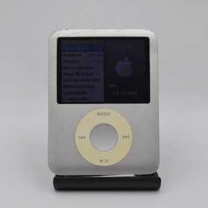 Apple iPod Nano 3rd Gen Silver - A1236 4GB