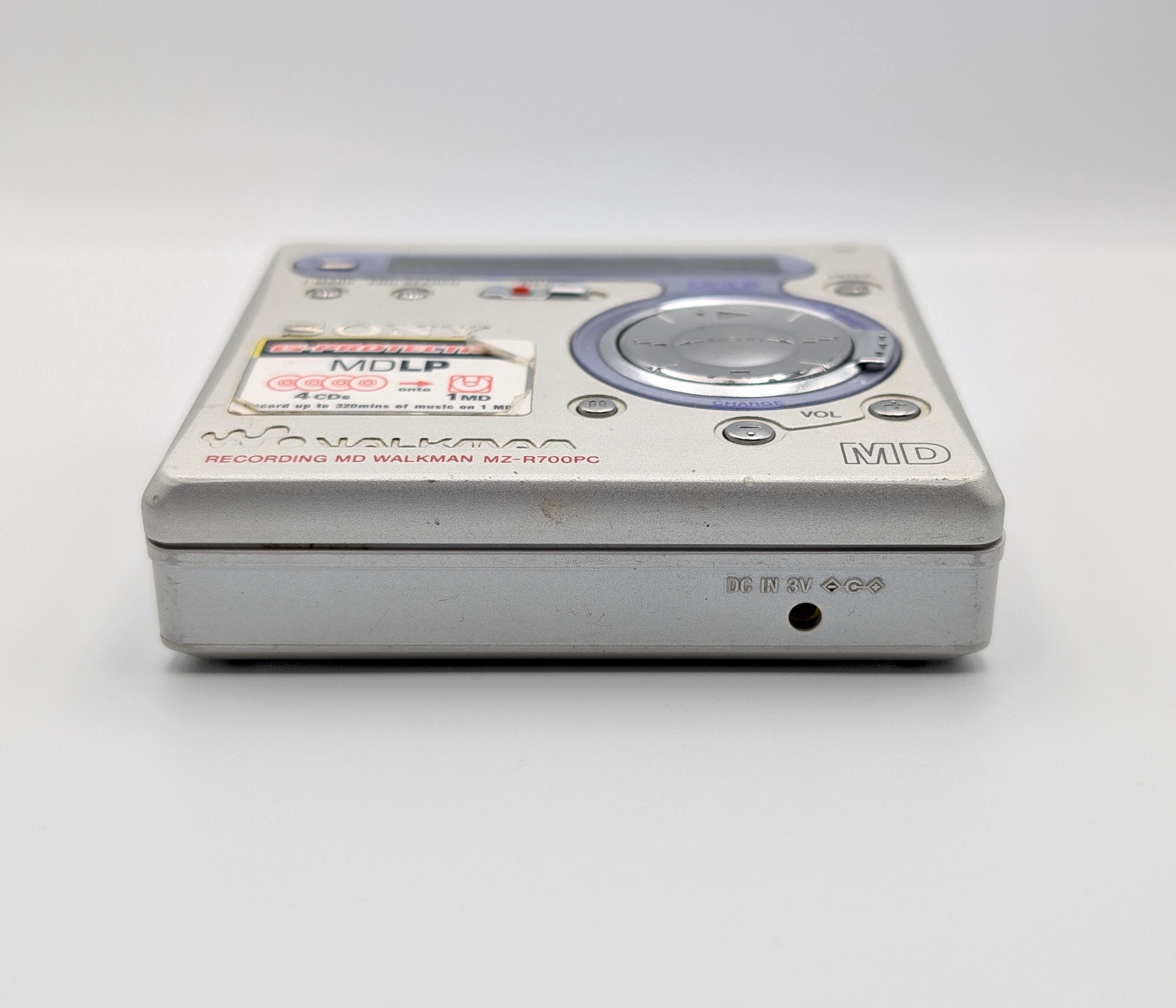 Sony MZ-R700PC Minidisc Player - Tested Playback Only - Cracked Sony MZ-R700PC Minidisc Player - Tested Playback Only - Cracked