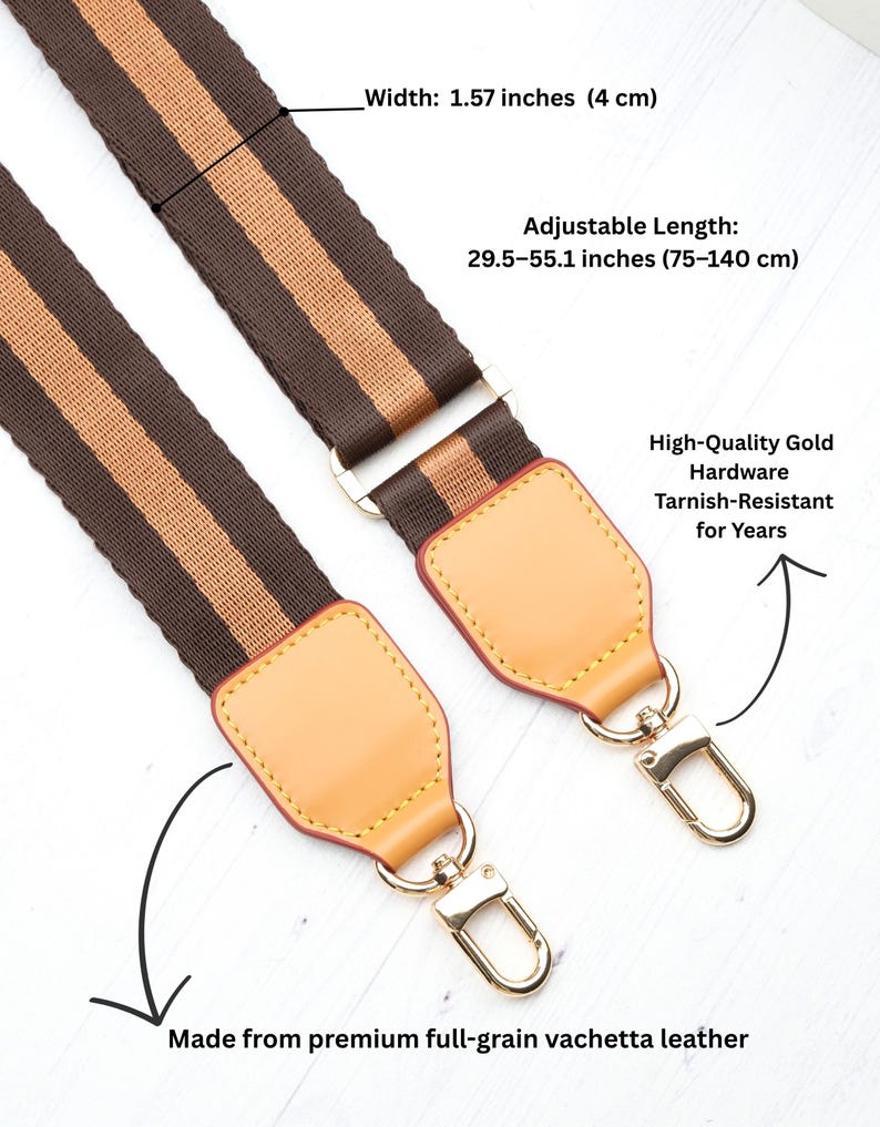 Op de afbeelding: Bruin en beige gestreepte tasriem met goudkleurige hardware. Gemaakt van premium volnerf vachetta leer. Verstelbare lengte van 75-140 cm, breedte 4 cm.