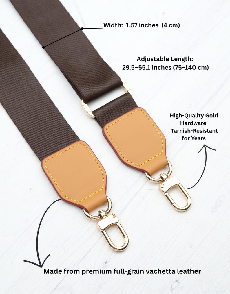 Op de afbeelding: Bruine tasriem met goudkleurige hardware en bruinlederen accenten. De riem is 4 cm breed en heeft een verstelbare lengte van 75-140 cm. Gemaakt van premium volnerf vachetta leer.
