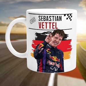 Tazza Seb Vettel / Red Bull / Formula Uno, regalo per fan / Tazza in ceramica da 11 once / Finitura lucida, adatta al microonde / Tazza da caffè per sport motoristici per gli amanti della F1