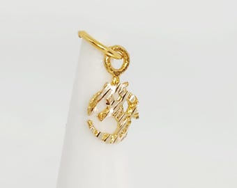 Pendentif Om en or jaune 10 carats sculpté à la main (6 mm x 7 mm)
