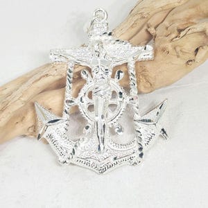 GROSSER Ankeranhänger, silberner Kruzifixanhänger, religiöser Charme, nautischer Charme, männlicher Schmuck, 2 &quot;x 2,5&quot;