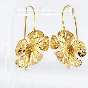 ◆VINTAGE HOLLYWOOD◆ Tropical Flower Earrings VH2336EA008B Amazon.com: SPUNKYsoul Tropical Hibiscus Flower Earrings