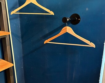 Wall hanger