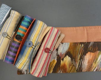 Trousse à enrouler "graphique" - 24 crayons/feutres