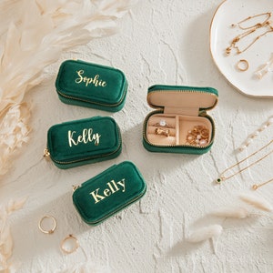 Custom Velvet Jewelry Box, Travel Jewelry Box, Wedding Bridesmaid Gifts, Personalized gifts, Birthday Gift for Her, Mother's Day Gift Emerald Green