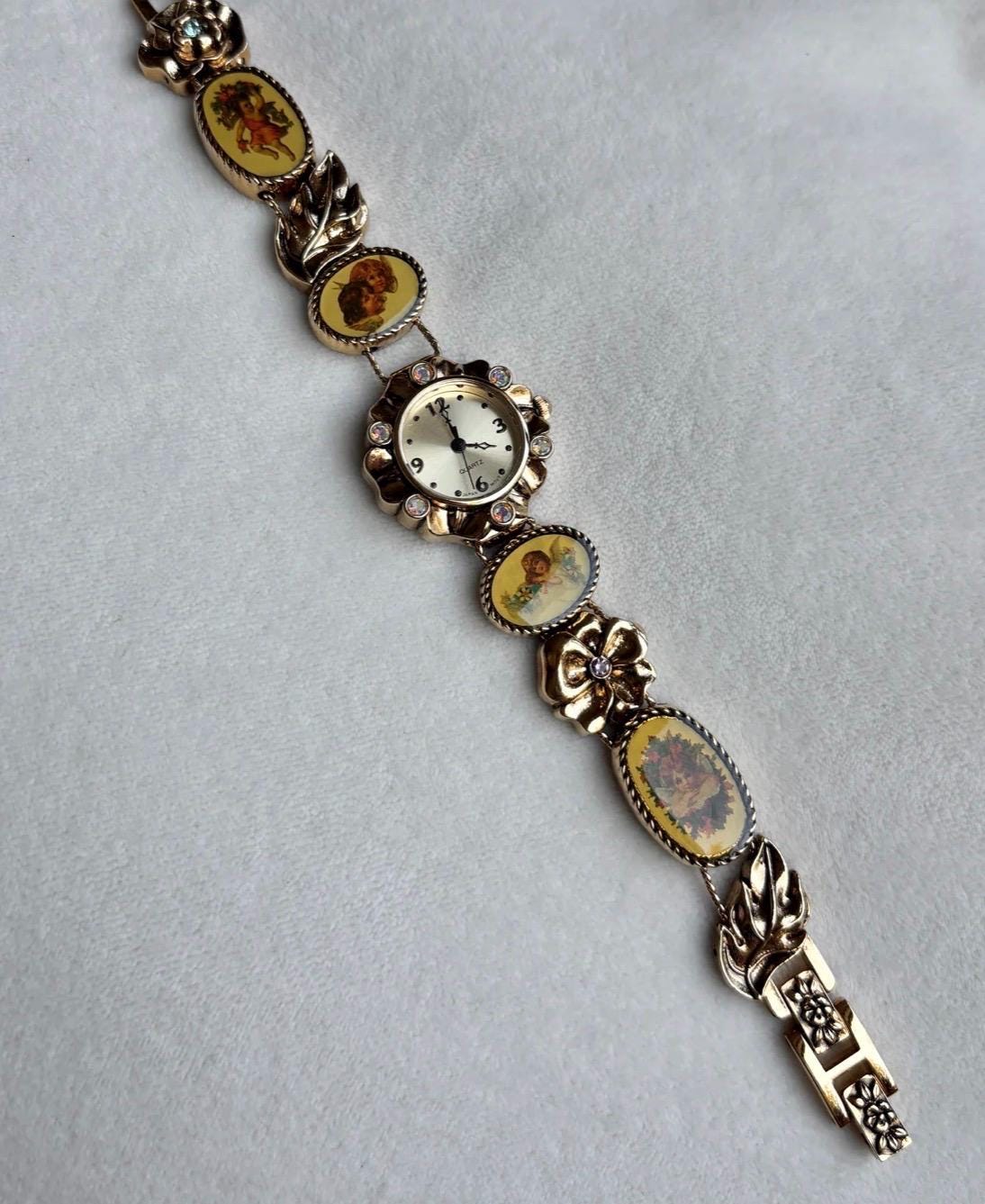 Vintage Mid Century Gold Tone Women display picture 2