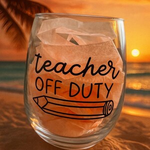 Taça de vinho para professor fora de serviço