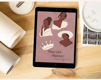 Könnte beinhalten: Ein digitaler Planer-Umschlag mit rosa Hintergrund und Illustrationen von drei Frauen mit brauner Haut. Der Text "That Girl Planner" ist in Weiß mit einer Krone darüber.