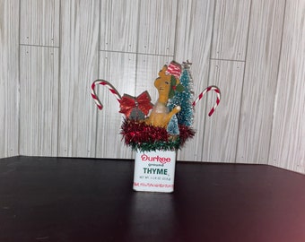 Vintage Christmas Spice Tin vignette