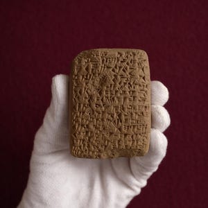 Lettera di Amarna: Corrispondenza diplomatica di Abi-milku di Tiro al Faraone d'Egitto - Replica della tavoletta