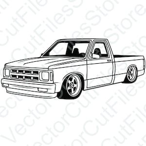 Könnte beinhalten: Eine Schwarzweiß-Zeichnung eines Pick-up-Trucks. Der Truck hat eine lange Ladefläche und einen großen Kühlergrill. Der Truck ist zum Betrachter gerichtet.