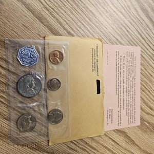 1962 United States Treasury Silver Proof Set - Silver dime has toning.
