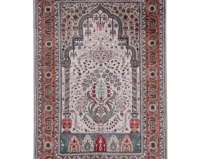 Soft Multicolor Prayer Mat with Traditional Turkish Design | Ideal for Prayer Room Decor | Perfect for Prayer Room Idea