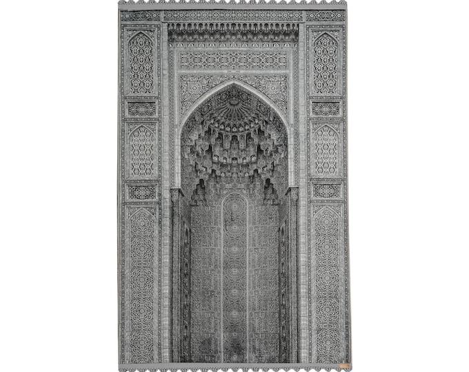 Prayer Rug – Black and White Mihrab Design with Wall -Floor Display – Soft & Gentle Mat for Muslim Women  or man –  Custom Sizes Available