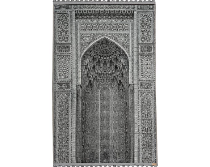 Prayer Rug – Grey White Ottoman Mihrab Design – Ultra Soft Turkish Islamic Mat – Muslim Gift for Mom & Dad – Sizes: 2'7"x4'1", '3"x5', 4'x6'