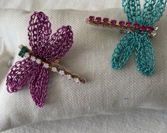 Broches joya hechos a mano en crochet. Piezas únicas. Ideas de regalo . libélulas y mariposas