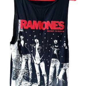 Vintage Ramones Sleeveles Top  Tee - Retro Style Concert T-Shirt with Iconic Photo - Classic Rock Apparel - Music Lover Gift