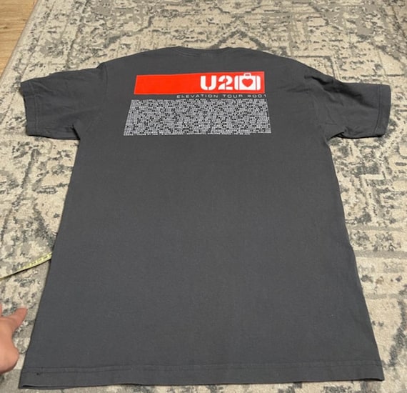 ヴィンテージ U2 シャツ、2001 U2 エレベーション ツアー シャツ