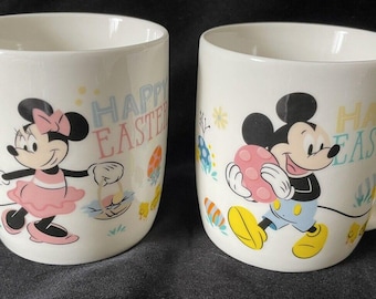 2 tazas de café y té vintage y raras de Disney con la frase Feliz Pascua de Mickey y Minnie Mouse