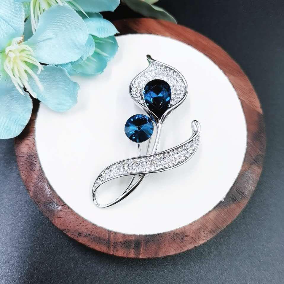 Blue Crystal Calla Lily Brooch: Silver Tone Lapel Pin