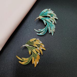 Dainty Enamel Feather Shape Luxury Brooch | Ombre Color | Lapel Pin | Hat Pin | Dainty High End | Unisex | Scarf Buckle | Gift For Her