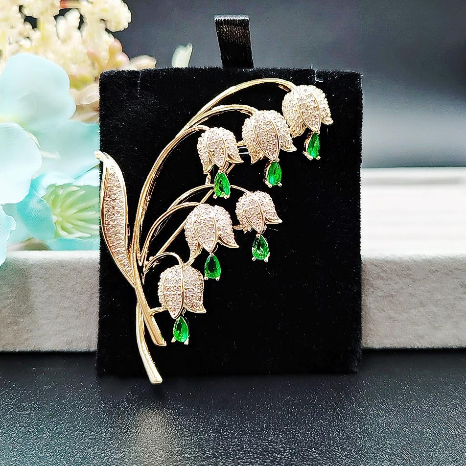 Broche Maty Motif Muguet En Plaqué Or - Comme Neuf - Occasion