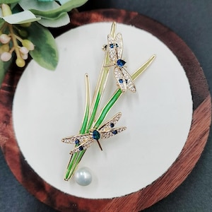 Dragonfly In Grass Luxury Brooch | Freshwater Pearl Dainty Lapel Pin | Unisex | High End Formal Brooch | Scarf Buckle | Elegant Gift For Her