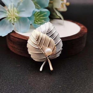 Real Pearl Leaf Shape Luxury Brooch | 18K Gold Plated | Freshwater Pearls | Dainty High End | Unisex | Formal Pin | Anniversary Gift For Her