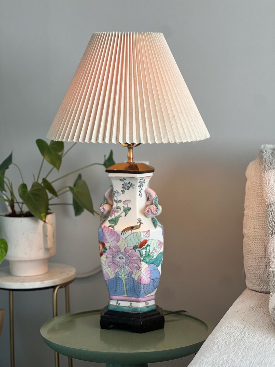tobacco leaf lamp Chinoiserie Style Tobacco Leaf Motif Vintage Table Lamp With Pomegranates