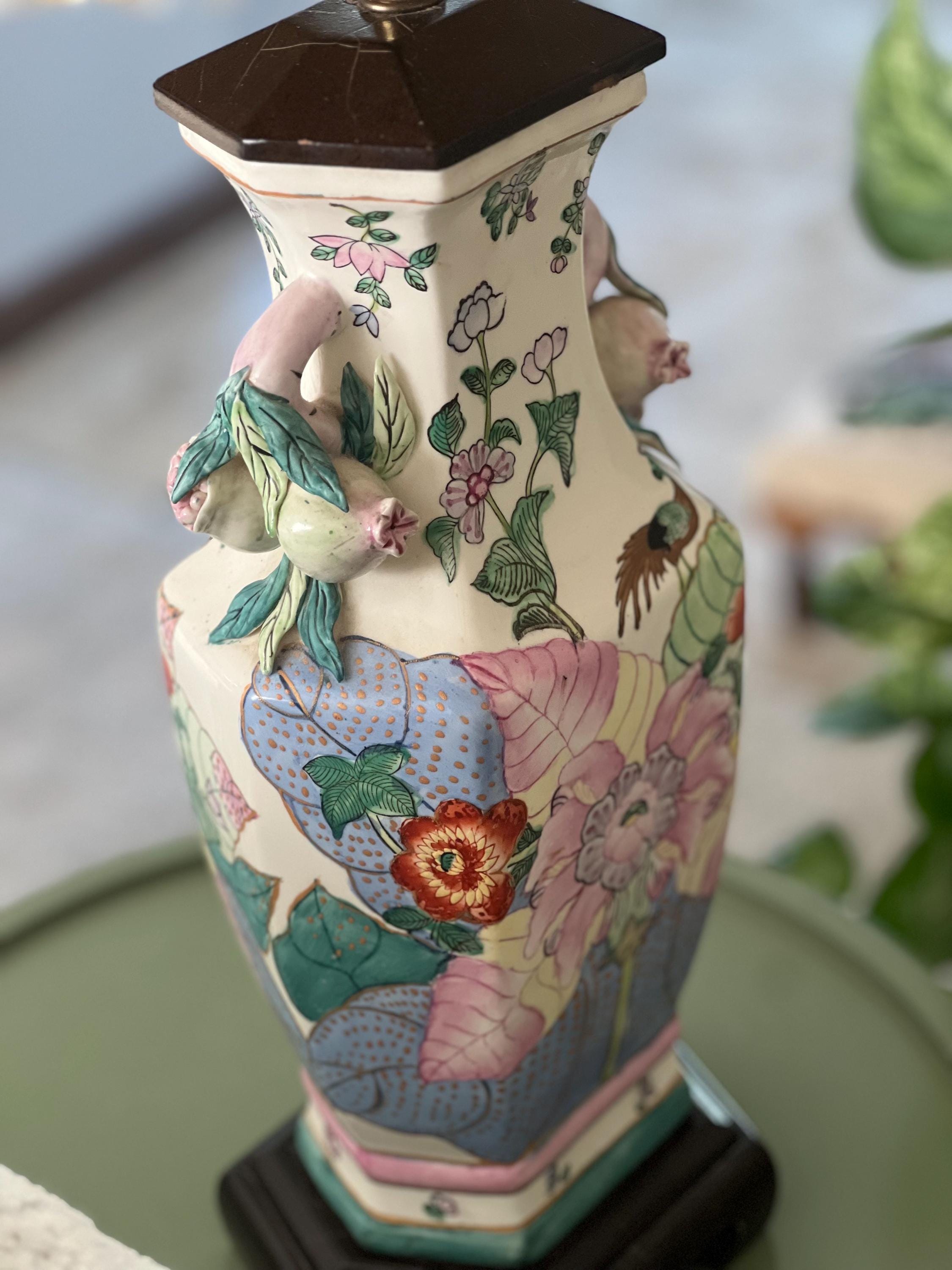 Chinoiserie Style Tobacco Leaf Motif Vintage Table Lamp With Pomegranates