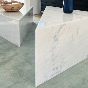 LARGE TRIANGLE BLOCK Marble Coffee Table (Set of 2); Calacatta Gold, Calacatta Viola; Size (39x39x15 and 39x39x12) - Customizable