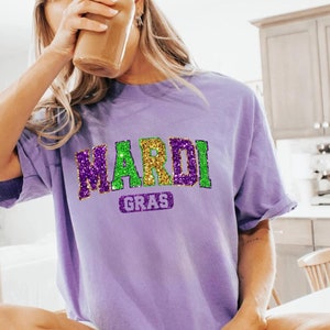 Retro Mardi Gras T-Shirt, Mardi Gras Carnival Shirt, Women Mardi Gras Costume, New Orleans Cruise Shirt, Fleur De Lis Tee, Fat Tuesday