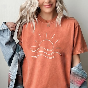 Comfort Colors® サンTシャツ、サンシャインTシャツ、サマーシャツ、ビーチシャツ、サマーポジティブバイブスシャツ、彼女へのギフト、レディースシャツ