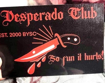 Desperado Club Vinyl-Aufkleber – Dungeon Crawler Carl Fan-Art
