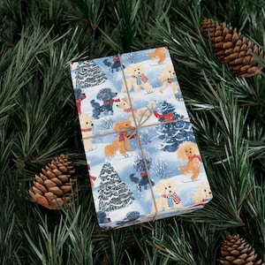Papel de regalo de caniche de dibujos animados como envoltorio de caniche navideño: papel de regalo festivo para amantes de los perros en 3 opciones de tamaño.