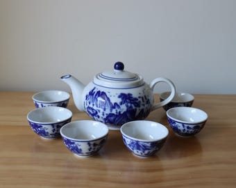 Asian Antique Set of Blue and White Teapot and 6 Teacups